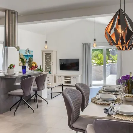 Camelia Holiday home