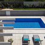 Camelia Semesterbostad *