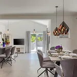 Semesterbostad Camelia *