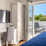 Semesterbostad Camelia *