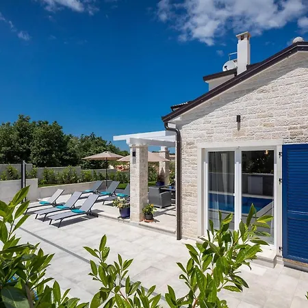 Camelia Holiday home