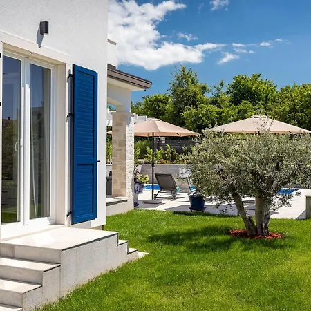 Holiday home Camelia