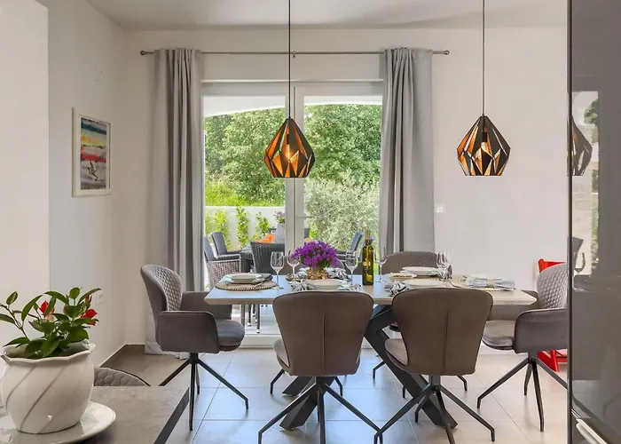 Дом отдыха Camelia Пореч